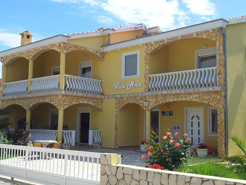 Apartments Vila Ana Vir Esterno foto